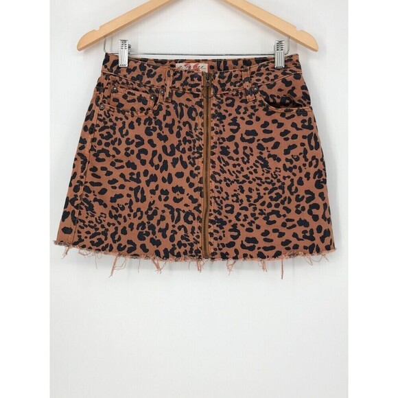 Free People We the Free Leopard Animal Print Zip Front Denim Skirt Size 26 Brown - Picture 3 of 10